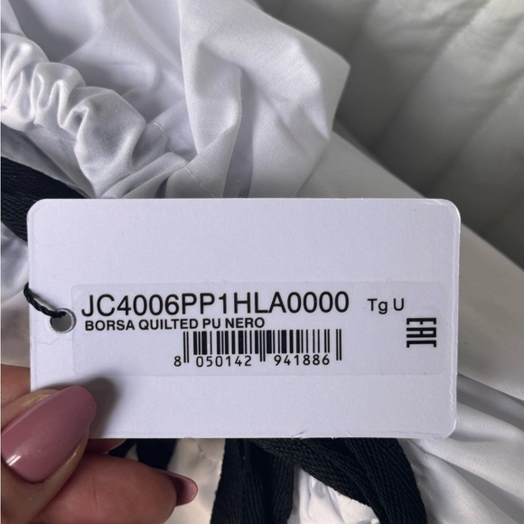 NWT Love Moschino Black Quilted Borsa Shoulder Tote in Black and Gold - Picture 13 of 14